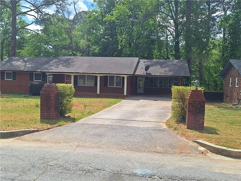 3 bed, 2.0 bath, 1563 sqft, $1,950 — Photo 3