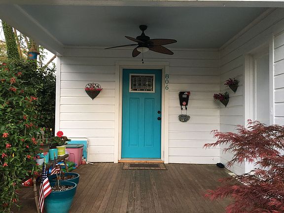 2nd image of 806 Devers Ave