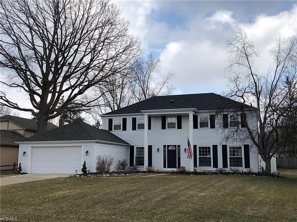 1st image of 15981 Wedgewood Ln