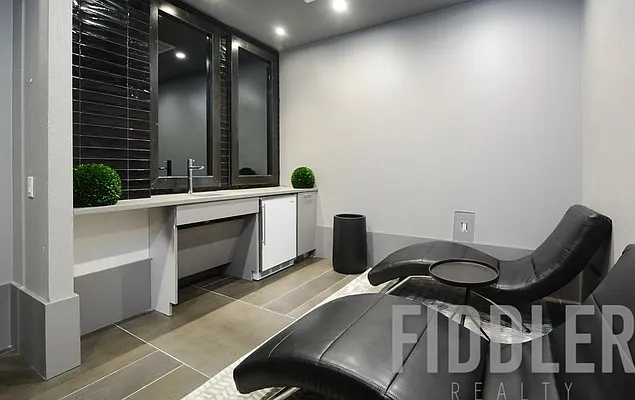 Rented by The KCI Group | media 18