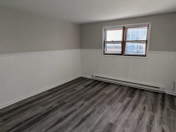 2nd image of 203 E Maple St APT 2