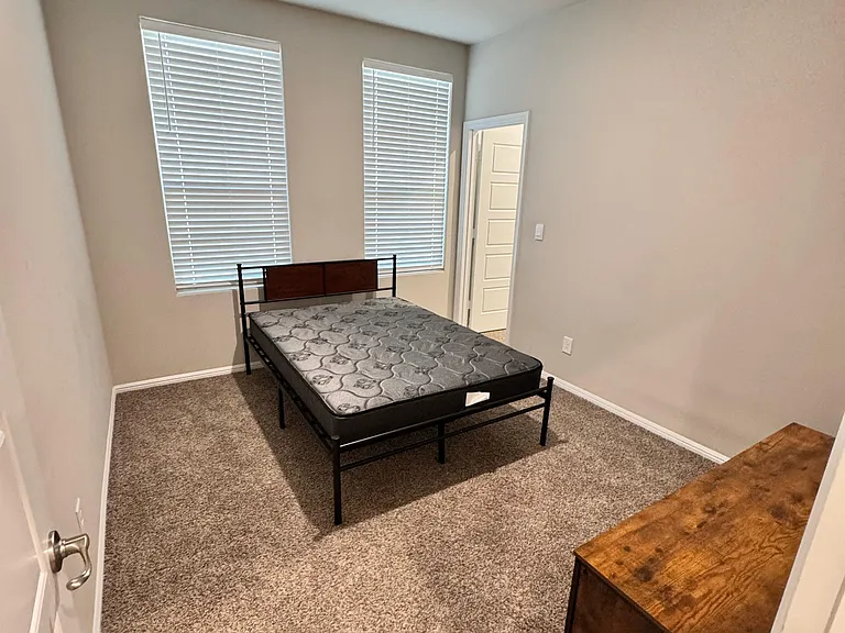6302 Oracle Dr — Photo 23