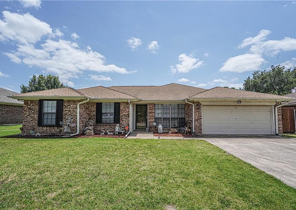 1st image of 429 La Quinta Cir S
