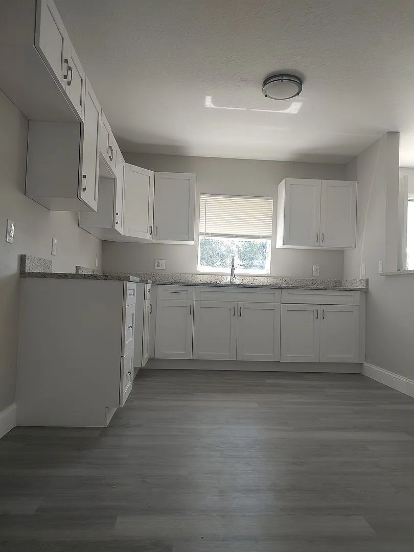 Affordable 3BR / 2BA — Photo 4