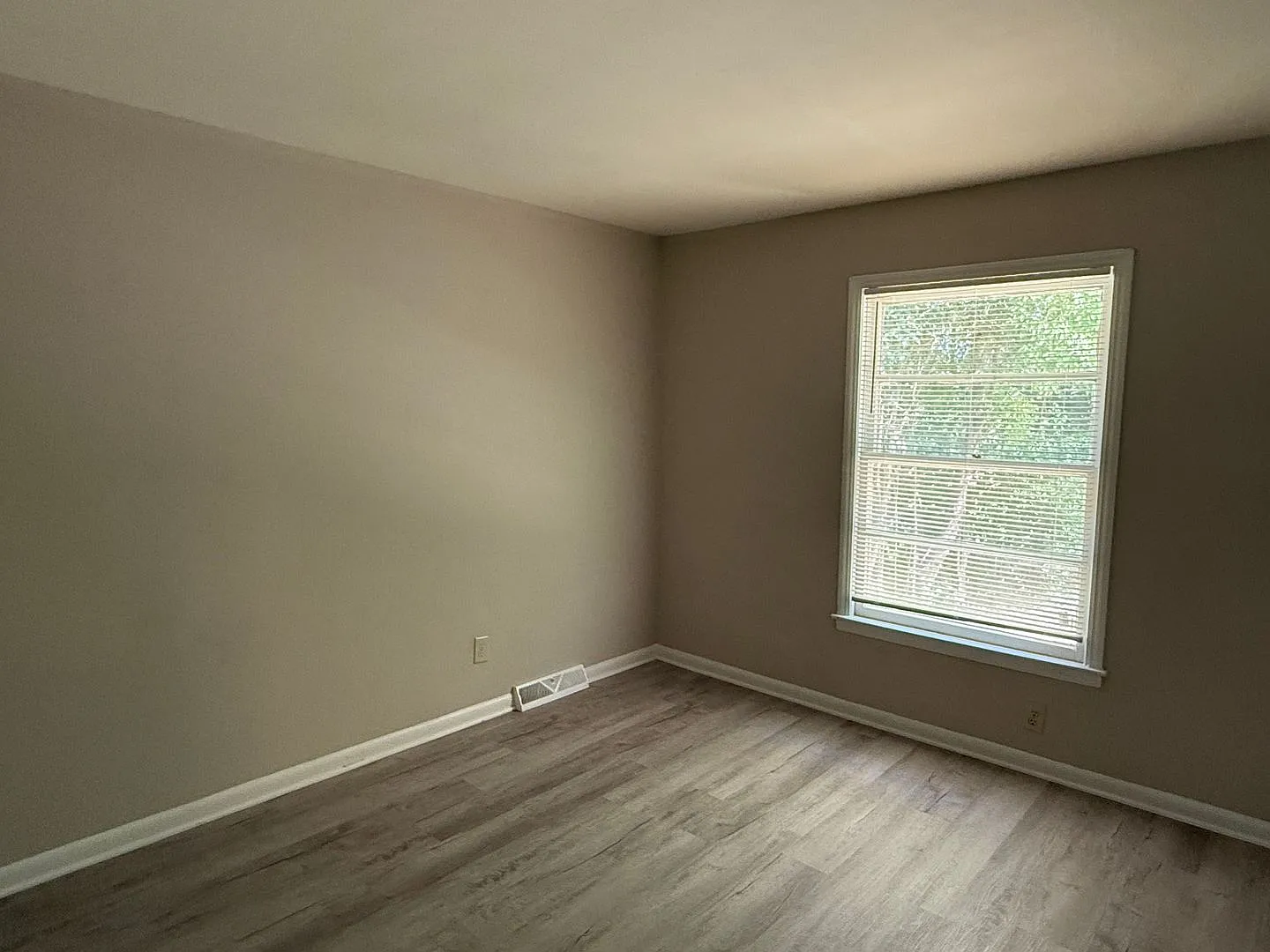 524 Echodale Drive — Photo 3