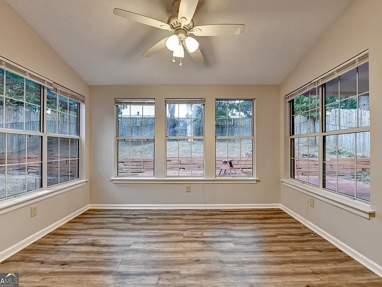 2115 Glynmoore Dr — Photo 30