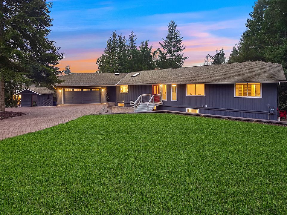 Ideally located in Overdale Park, just minutes from Issaquah shopping/award winning schools and I-90.