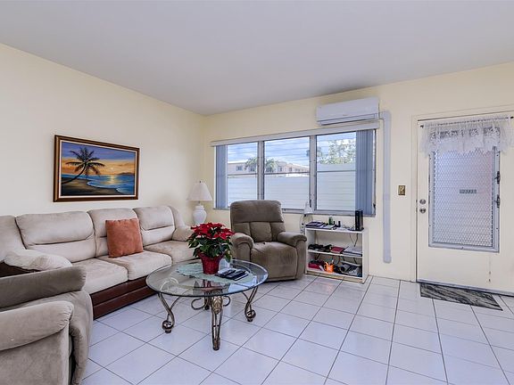 5th image of 800 SW 11th Avenue #3A