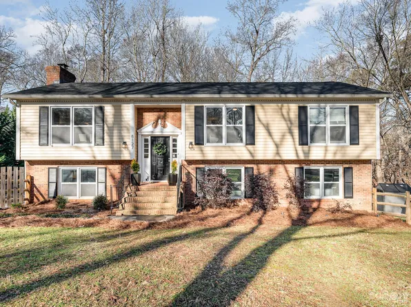 8127 Cliffside Dr, Charlotte, NC 28270
