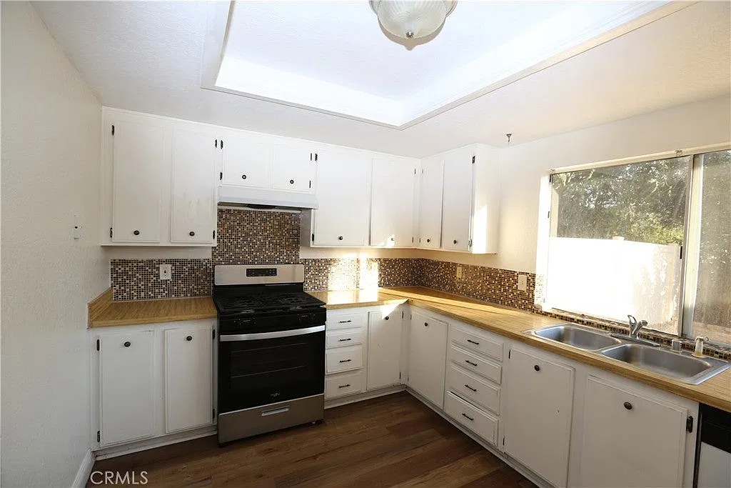 2 bed, 1.5 bath, 1150 sqft, $2,100 — Photo 1