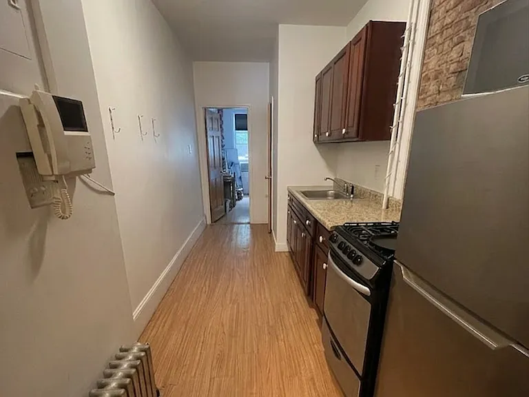 1348 Willoughby Ave #1R — Photo 8