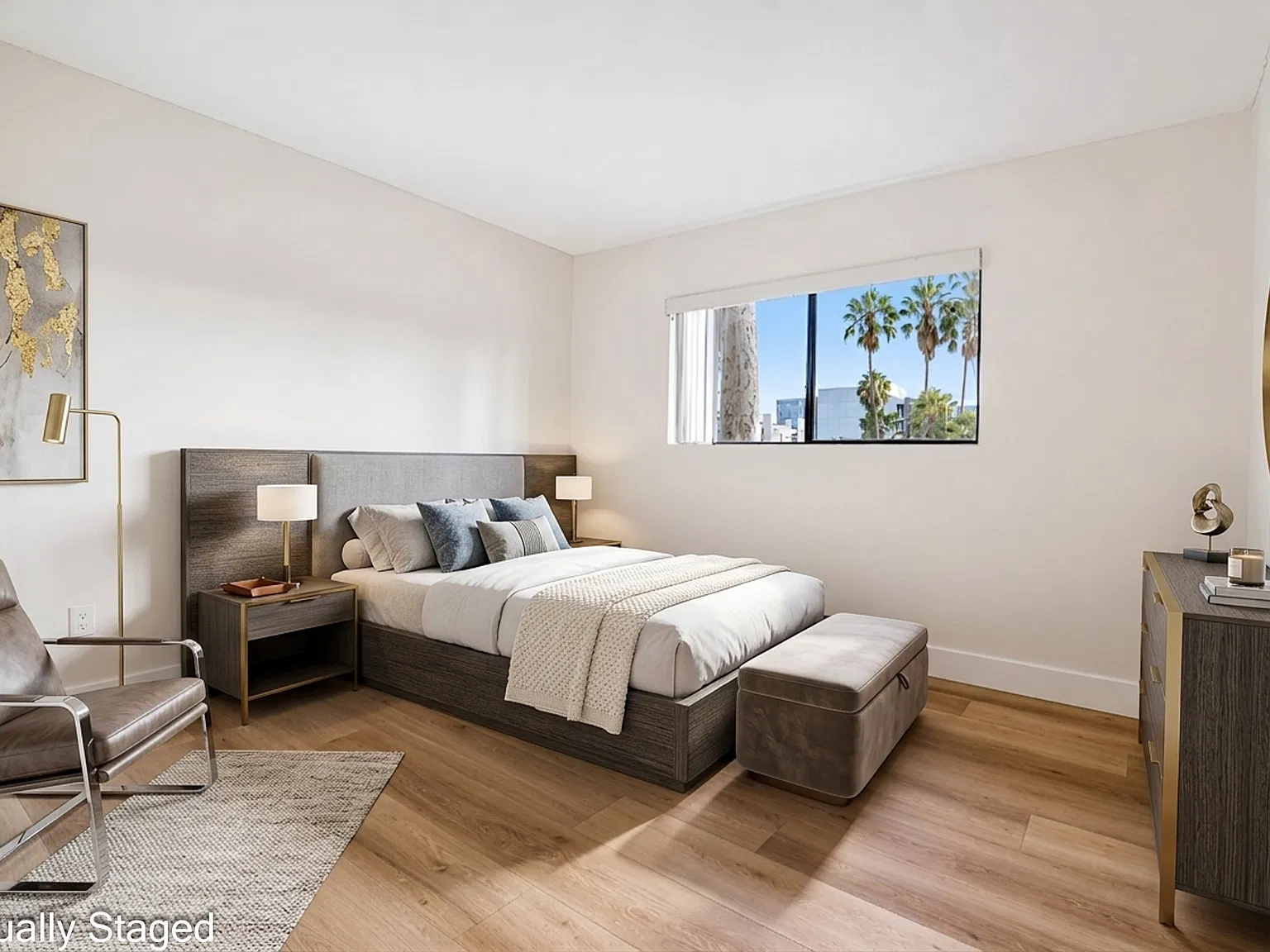 Hollywood Corner 1BR / City Views, Balcony & Garage Parking - Very Desirable Area — Photo 1