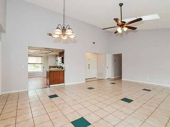 5th image of 8612 Villanova St