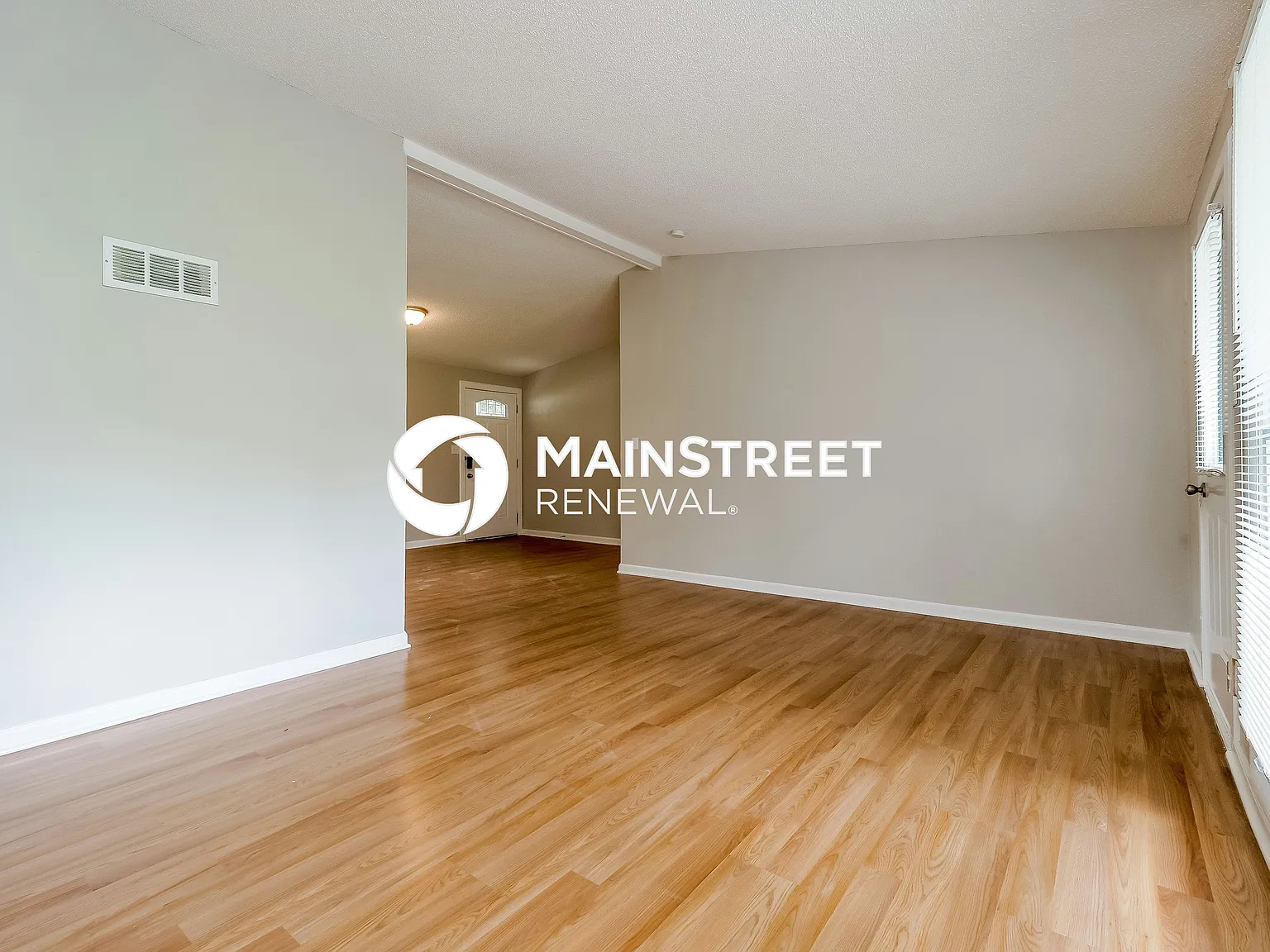 8918 Hemlock Dr — Photo 3