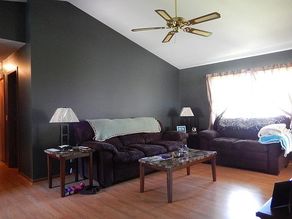 3rd image of 427 Gerry St