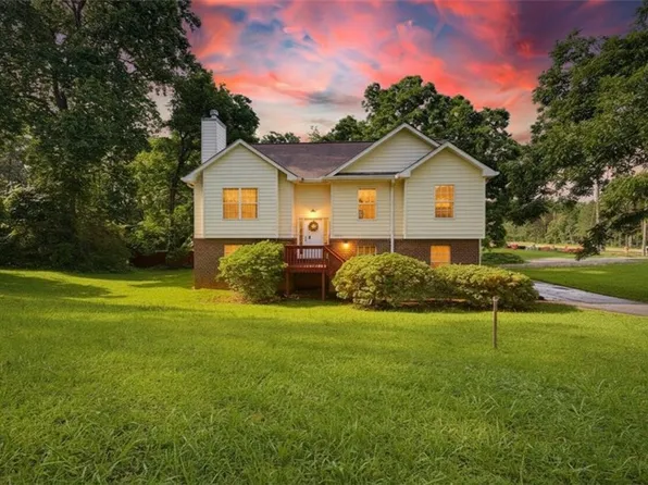 3405 Ravenwood Dr, Atlanta, GA 30349