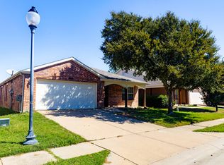 8929 Sagebrush Trl, Aubrey, TX 76227