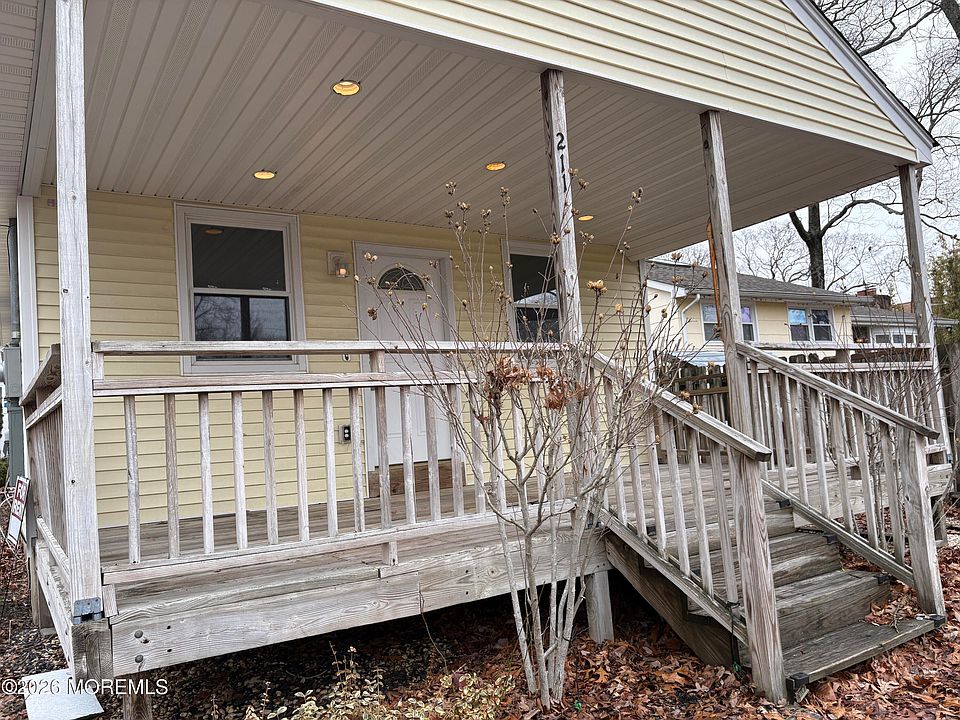 1st image of 211 Anthony Ave