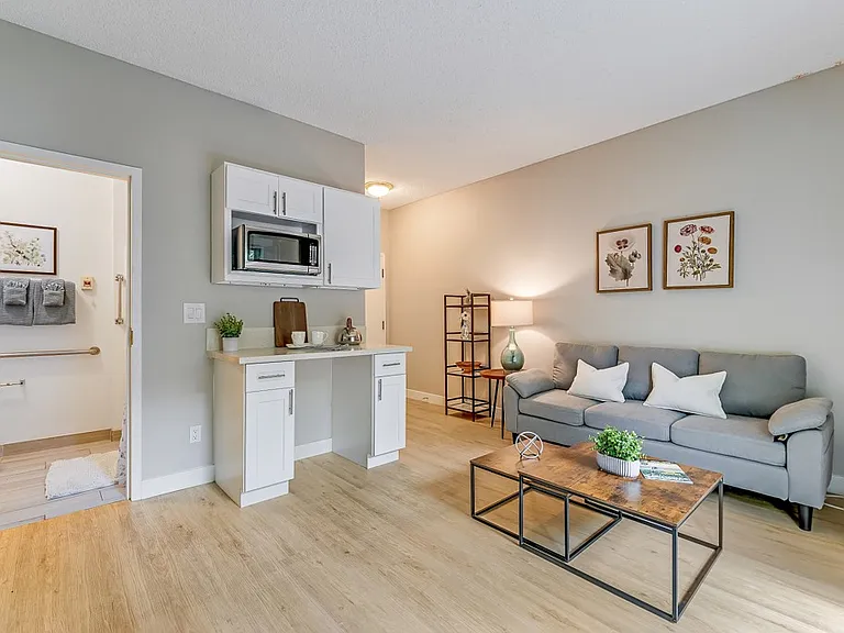 Encinitas Senior Living - 55+ Active Adult Apartments — Photo 15