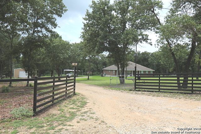 1st image of 1024 Bluebonnet Ln