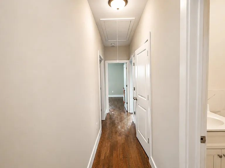 152 Parkwood Ave #2 — Photo 9