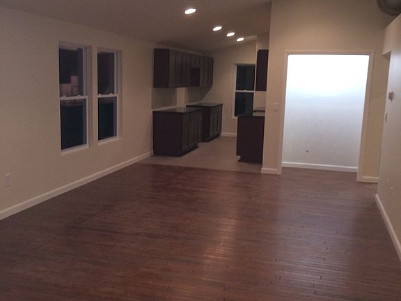 2nd image of 282 Garden St Floor 3