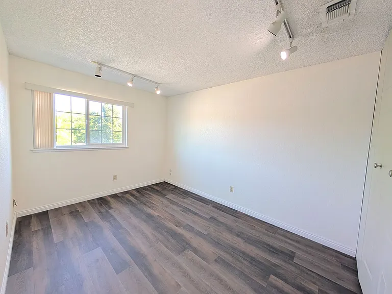 10988 Mira River Ct — Photo 18