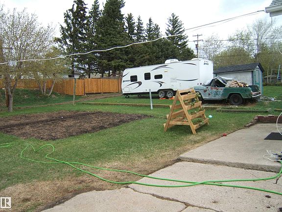 5th image of 4614 47th St