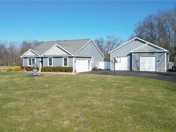 8522 N Palmyra Rd, Canfield, OH 44406