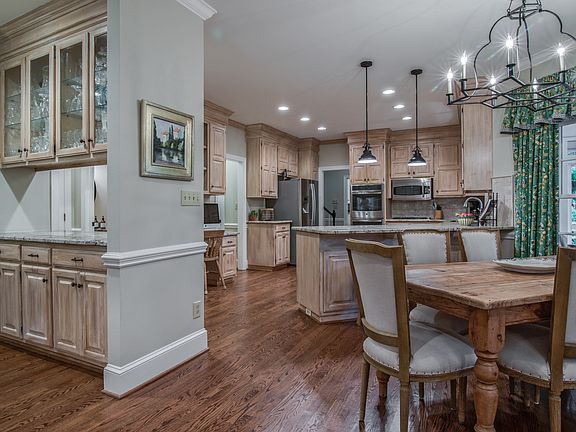 5th image of 3409 Providence Plantation Ln
