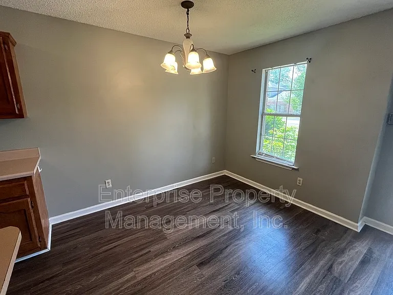 1744 Camille Way — Photo 5