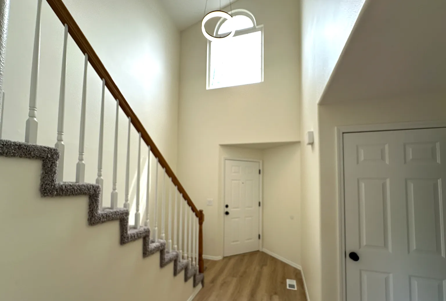 2 bed, 2.5 bath, 1345 sqft, $2,265 — Photo 3