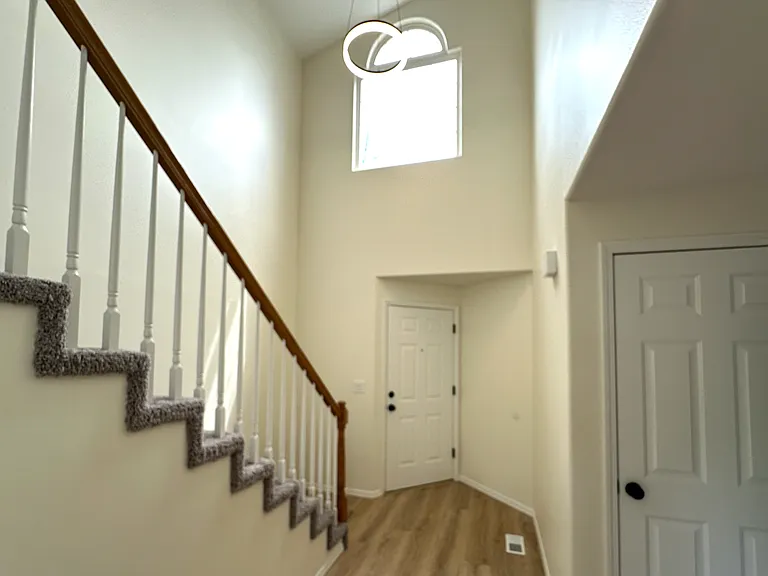 7602 NE 52nd St — Photo 3