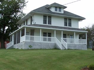 7517 Sundown Rd, Peosta, IA 52068