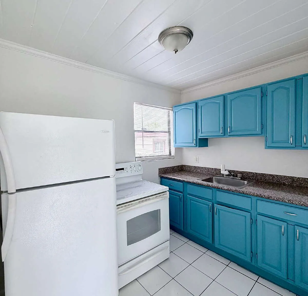 2 bed, 1.0 bath, 612 sqft, $1,800 — Photo 3