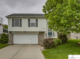 3109 Blackhawk Dr, Bellevue, NE 68123
