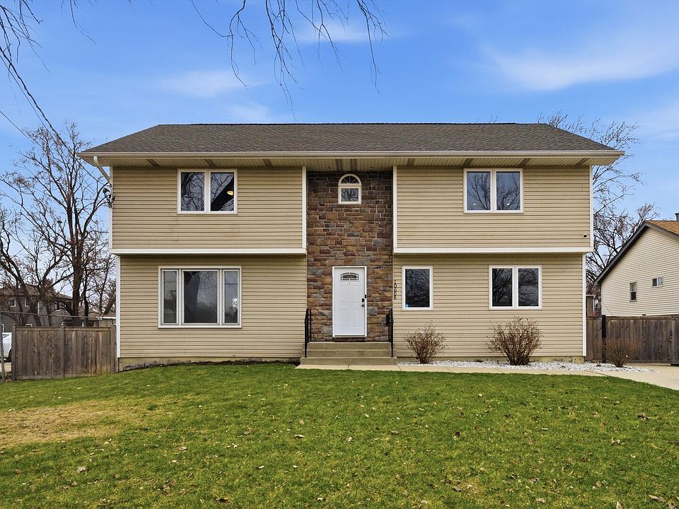1st image of 10608 Drummond Ave