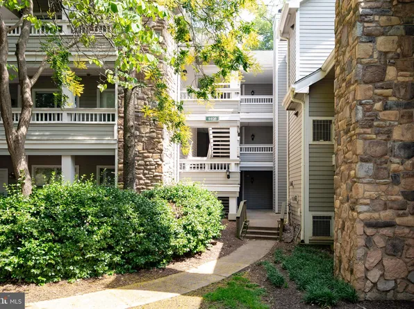 4408 Helmsford Ln APT 205, Fairfax, VA 22033