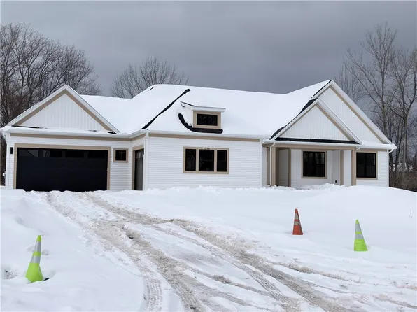 1206 Lake Point Dr, Webster, NY 14580