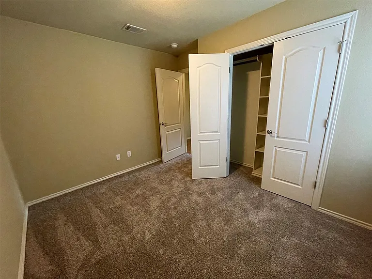 705 Rambling Ct — Photo 8