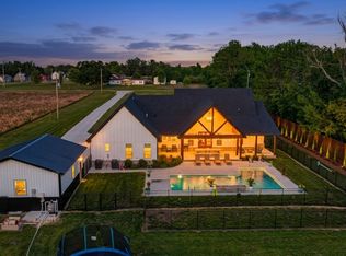 879 Mount Vernon Rd, Bethpage, TN 37022
