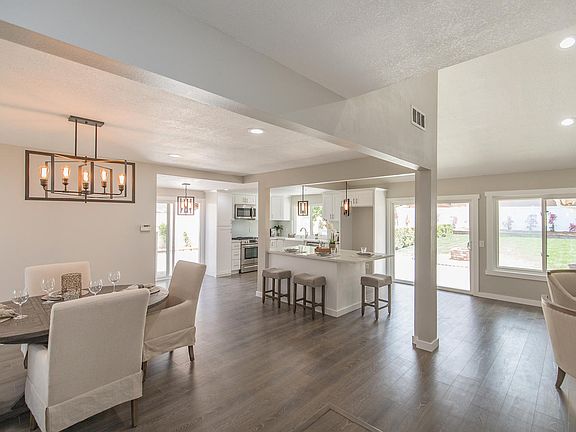 5th image of 4452 Bella Vista Dr