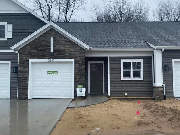 2817 W Cobblestone Ct SE #11, Kentwood, MI 49512