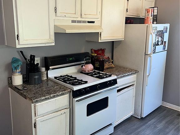 5th image of 9702 Gaylord Ave