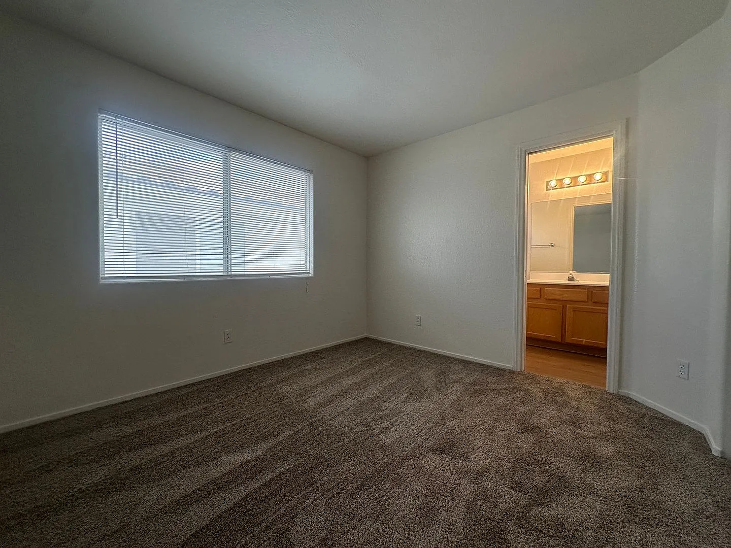 3 Bedroom and 3 Bath Home! — Photo 3