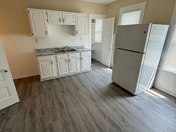 3rd image of 25 Houghton Ave #1