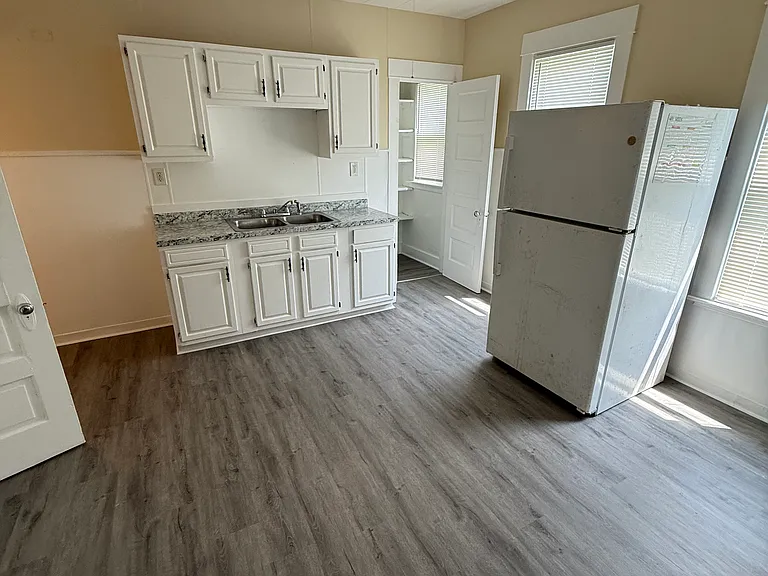 25 Houghton Ave #1 — Photo 3