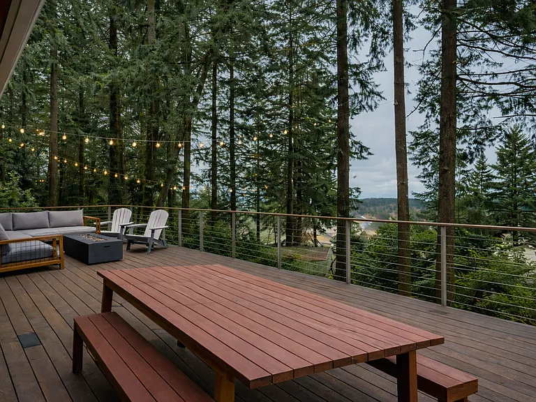 Full deck for entertaining. Bbq grill included with firepit.