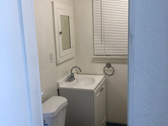 3rd image of 1929 Bacon St #3