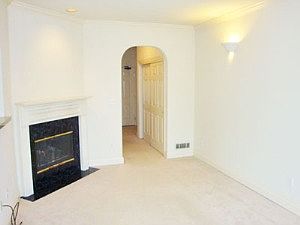 Living :: 2130 Beach 204